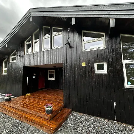 בית נופש Large And Cosy Mountain Cabin Sykkylven