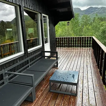 Large And Cosy Mountain Cabin בית נופש