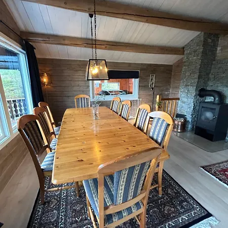 Large And Cosy Mountain Cabin בית נופש *